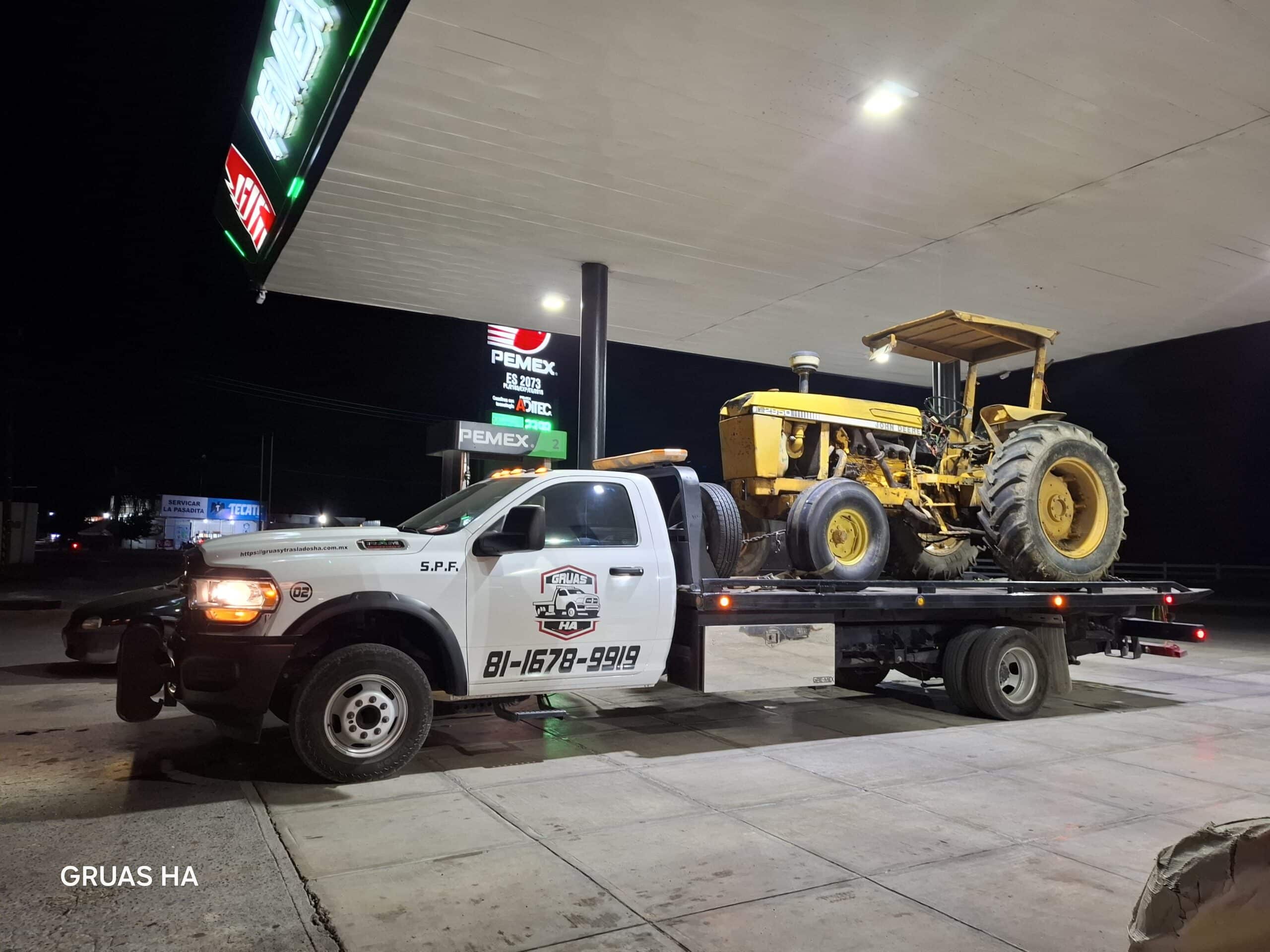 Traslado de camionetas en grúa foránea desde Nuevo León